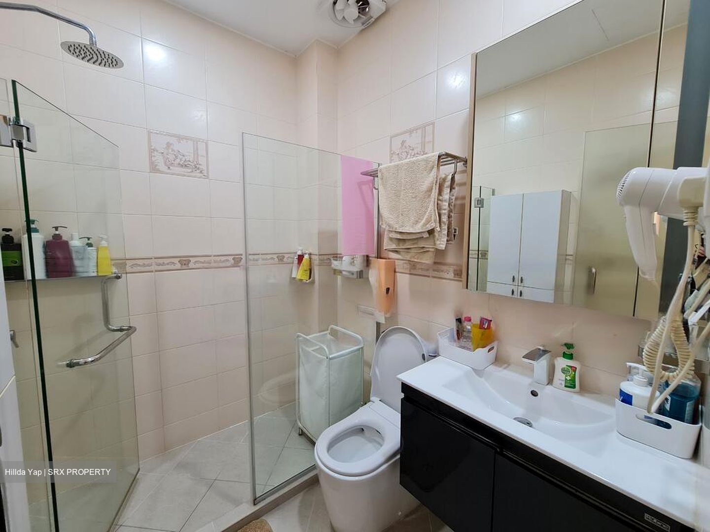 Choa Chu Kang Drive (D23), Terrace #596582331